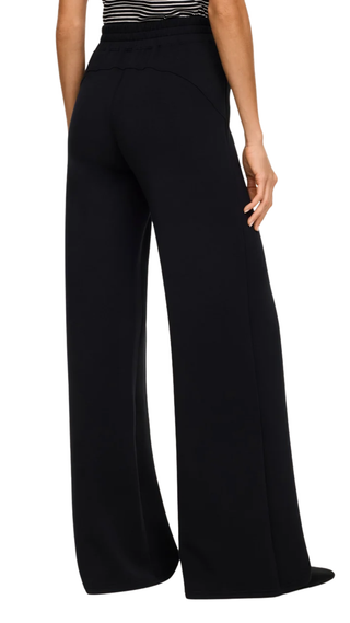 Airessentials Wide Leg Pant, Very Black