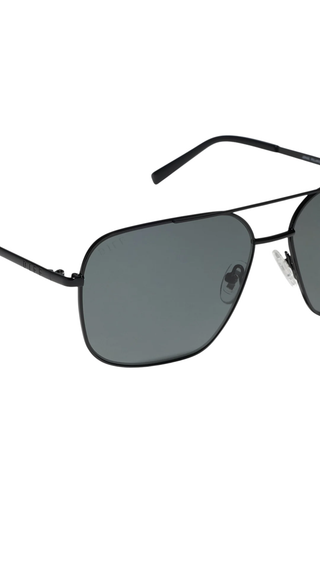 Jonas Black, Grey
