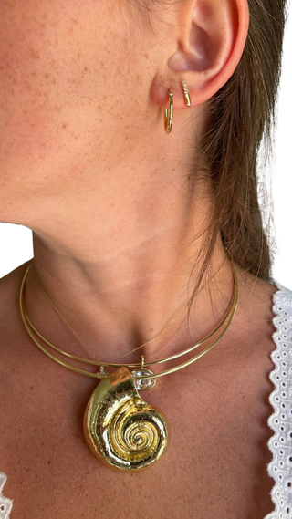 Shell Pendant Necklace